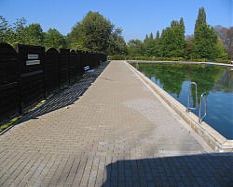Schwimmbecken Freibad J&uuml;lich