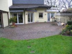 Porphyr-Terrasse vor der Umgestaltung