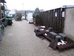 alter Lagerplatz - hier soll ein neuer Muster-Garten entstehen