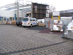 Pflasterung der Stellplätze alt Pflasterung der Stellplätze alt