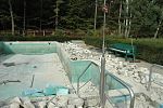 Abbrucharbeiten am Naturbad-Becken