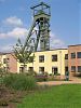 alter F�rderturm im Hintergrund des Seniorenheims