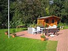 Gartenh�uschen mit Sitzgruppe
