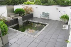moderne Gartenplanung mit Wasserbecken