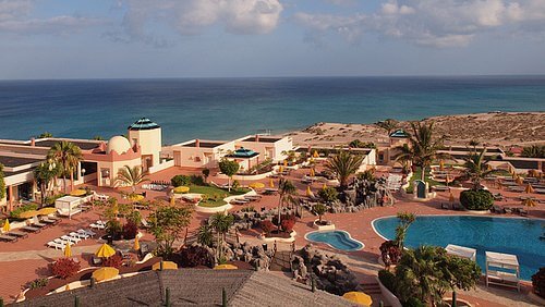 Außenanlagen Hotel mit Poollandschaft