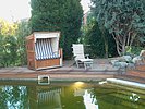 Terrasse in der Abendsonne am Wasser